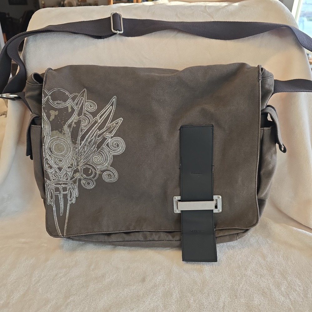 Case Logic Canvas Messenger Bag Y2K Vibes Graphic Detail Padded Laptop